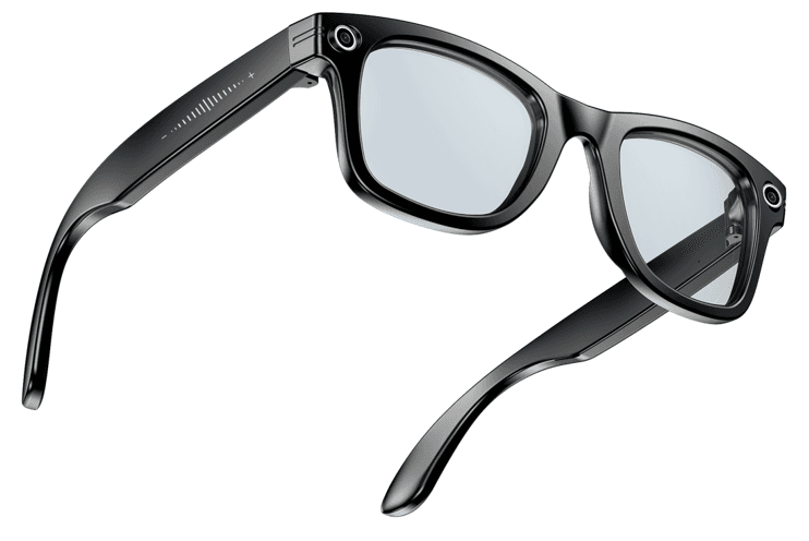 Cyan World Traveler smart glasses in Black